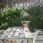 Giulia Al Vesuvio Feriehus *